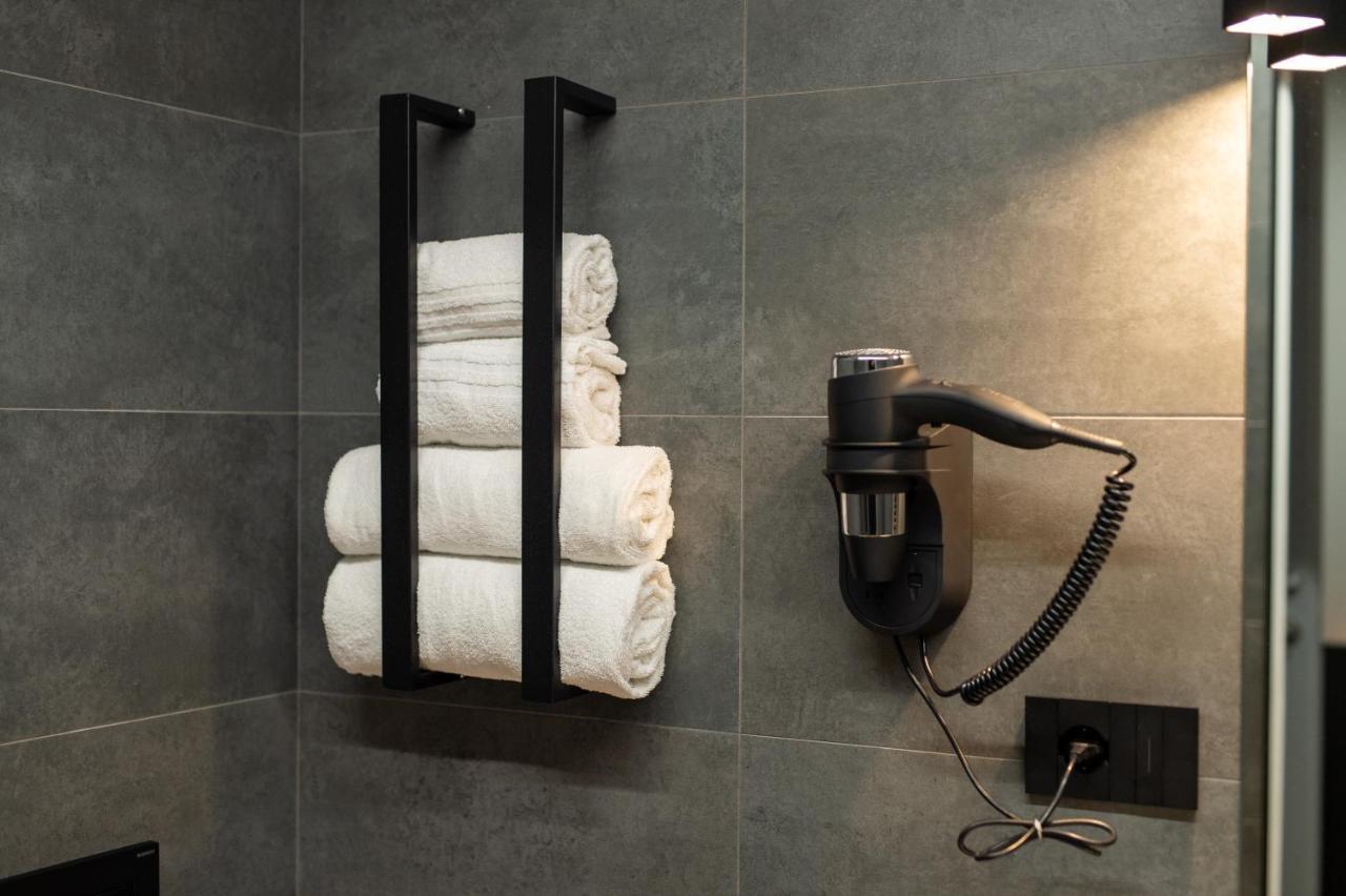Contemporaneamente 147 - Modern & Comfort Rooms Bari Exterior foto