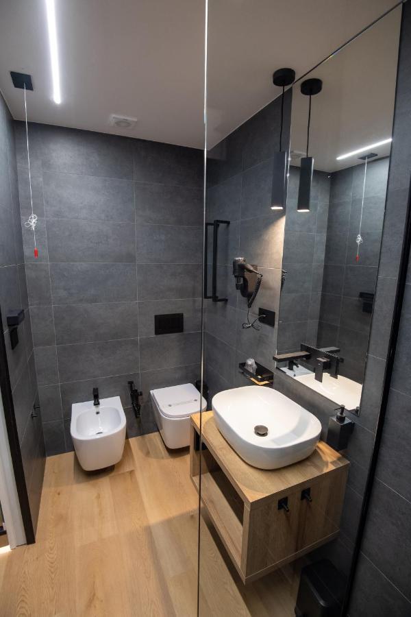 Contemporaneamente 147 - Modern & Comfort Rooms Bari Exterior foto