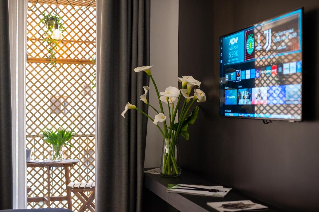 Contemporaneamente 147 - Modern & Comfort Rooms Bari Exterior foto