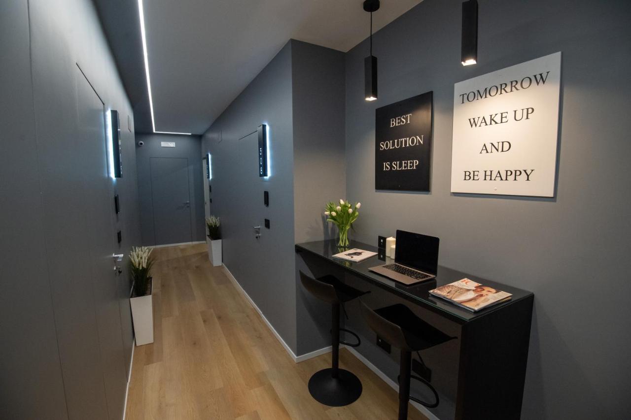 Contemporaneamente 147 - Modern & Comfort Rooms Bari Exterior foto